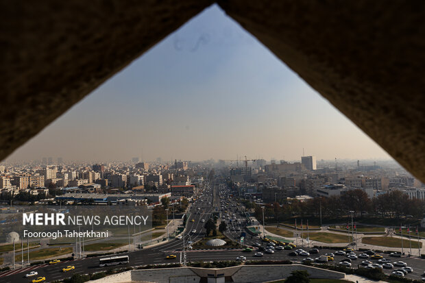 هوای تهران در آستانه آلودگی: شاخص کیفیت هوا به 100 رسید